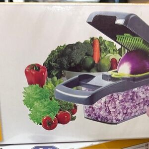 Multi-Function Vegetable Chopper in Gray